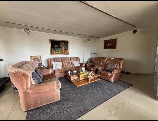 4 BEDROOM HOUSE FOR SALE IN RESERVOIR HILLS